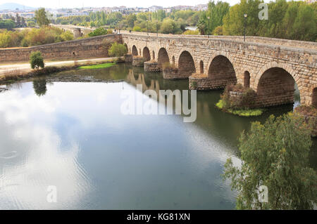 Puente Romano, Römische Brücke, Rio Guadiana, Mérida, Extremadura, Spanien Stockfoto