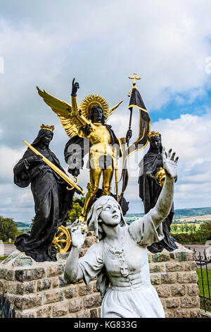 Domremy-la-Pucelle (Frankreich, Lothringen): Geburtsort von Joan d'Arc; Gedenkstätte und Kirche Stockfoto