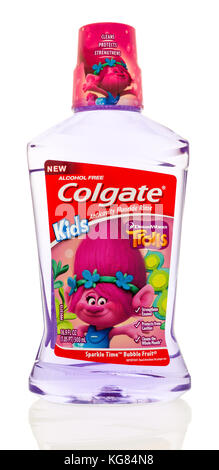 Winneconne, WI - 31. Oktober 2017: Eine Flasche Colgate für Kinder mit Trollen auf einem isolierten Hintergrund. Stockfoto