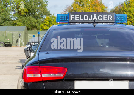 Blue Light Bar von einem zivilen Feldjaeger, Militär Polizei Auto Stockfoto