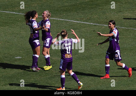 Brisbane, Queensland, Australien. 5 Nov, 2017. Während der Runde zwei W-Liga Match zwischen dem Brisbane Roar und der Perth Glory am Suncorp Stadium am 5. November 2017 in Brisbane, Australien. Credit: Albert Perez/ZUMA Draht/Alamy leben Nachrichten Stockfoto