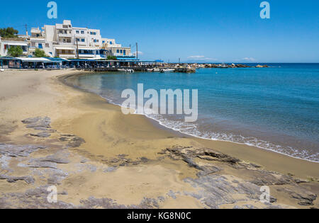 Strand von dem kleinen Fischerdorf Apollonas, Nordseite der Insel Naxos, Kykladen, Ägäis, Griechenland Stockfoto