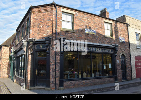 Der viktorianische Chemiker in Blists Hill Victorian Town in Shropshire Stockfoto