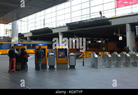 Den Haag Hauptbahnhof (Den Haag Centraal) South Holland, Niederlande. Stockfoto