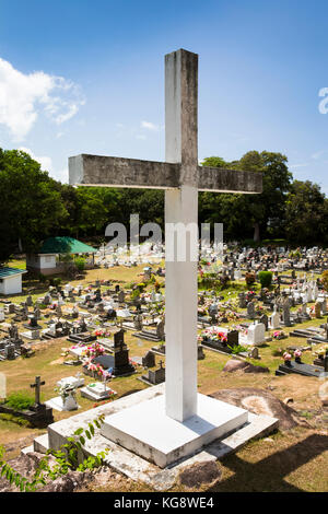 Die Seychellen, La Digue, Anse Schwere, Insel Friedhof, großes Kreuz Stockfoto