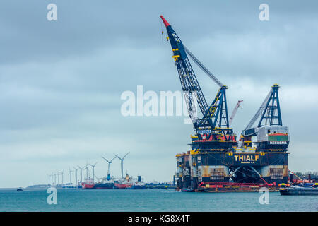 Rozenburg, Niederlande - 28 octerber 2017: sscv Thialf, der weltweit größte semi submersible Kran Schiff Stockfoto