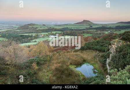 Roseberry topping von Captain Cooks monument Stockfoto