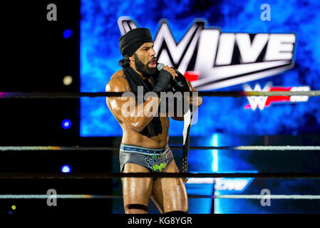 BARCELONA-NOV 4: The Wrestler Jinder Mahal in Aktion bei WWE Live auf der Palau Sant Jordi am 4. November 2017 in Barcelona, Spanien. Stockfoto