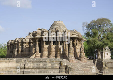 Äußere Ansicht der Sonne Tempel. In 1026 gebaut - 27 ad während der Regierungszeit von bhima i des chaulukya Dynastie, modhera Dorf mehsana Bezirk, Gujarat Stockfoto