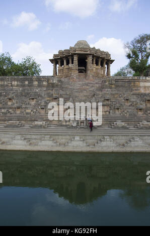 Äußere Ansicht der Sonne Tempel. In 1026 gebaut - 27 ad während der Regierungszeit von bhima i des chaulukya Dynastie, modhera Dorf mehsana Bezirk, Gujarat Stockfoto