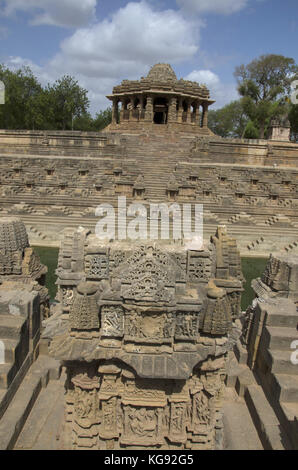 Äußere Ansicht der Sonne Tempel. In 1026 gebaut - 27 ad während der Regierungszeit von bhima i des chaulukya Dynastie, modhera Dorf mehsana Bezirk, Gujarat Stockfoto