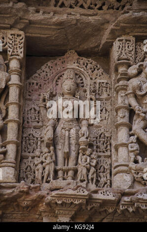 Parvati, der Buße, der inneren Wand der Rani ki Vav,, ein aufwendig konstruierte stepwell am Ufer des Flusses Saraswati. Patan, Gujarat, Indien. Stockfoto