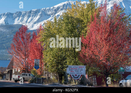 Die Innenstadt von Joseph, Oregon im Herbst. Stockfoto