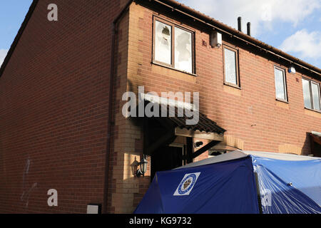 Ein allgemeiner Blick auf ein Anwesen in Birchtrees Drive, Tile Cross, Birmingham, da ein 56-jähriger Mann nach einem Brand in seinem Haus um sein Leben kämpft - wobei die Polizei sagt, dass der Brand ein Brandanschlag gewesen sein könnte, der durch ein Feuerwerk ausgelöst wurde. Stockfoto