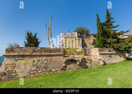 Blick von der Uferpromenade von Faro an der Küste des südlichen Portugals, der Hauptstadt der Algarve Bezirk Stockfoto