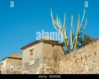 Blick von der Uferpromenade von Faro an der Küste des südlichen Portugals, der Hauptstadt der Algarve Bezirk Stockfoto