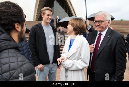 Frank-Walter Steinmeier und Ehefrau Elke Buedenbender ...
