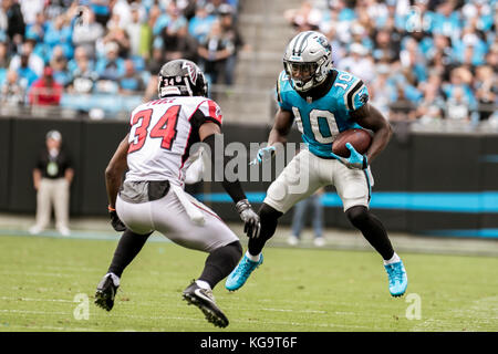 Charlotte, North Carolina, USA. 26 Okt, 2017. Carolina Panthers wide receiver Curtis Samuel (10) während des Spiels auf der Bank von Amerika Stadium in Charlotte, NC. Carolina Panthers auf 20 bis 17 über die Atlanta Falcons gewinnen. Credit: Jason Walle/ZUMA Draht/Alamy leben Nachrichten Stockfoto