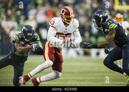 Washington, USA. 5 Nov, 2017. Seattle Seahawks Sicherheit kam Bundeskanzler (31) und den Seattle Seahawks cornerback Shaquill Gtiffin (26) Gehe zu Washington Redskins wide receiver Brian Quick (83) csm Credit: Cal Sport Media/Alamy Leben Nachrichten anpacken Stockfoto