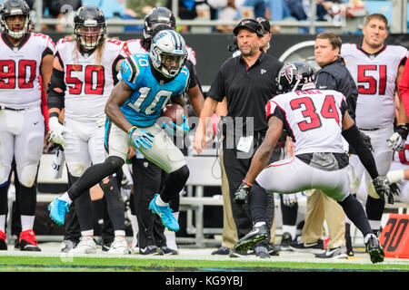 Charlotte, North Carolina, USA. 5 Nov, 2017. Carolina Panthers wide receiver Curtis Samuel (10) Während die NFL Football Spiel zwischen den Atlanta Falcons und die Carolina Panthers am Sonntag, den 5. November 2017 in Charlotte, NC. Credit: Cal Sport Media/Alamy leben Nachrichten Stockfoto