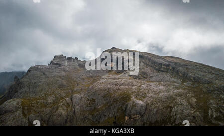 Averau und Nuvolau gesehen von Cinque Torri. Cortina D'Ampezzo, Dolomiten, Italien. Stockfoto