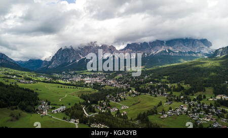 Panorama von Cortina D'Ampezzo, Dolomiten, Italien Stockfoto