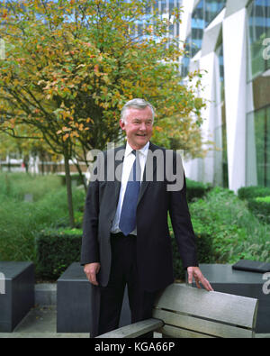 Sir Derek Wanless, Leiter der Langlebigkeit Science Advisory Panel an Rechtliche und Allgemeine, in ihren Büros in der City von London fotografiert. Foto von michae Stockfoto