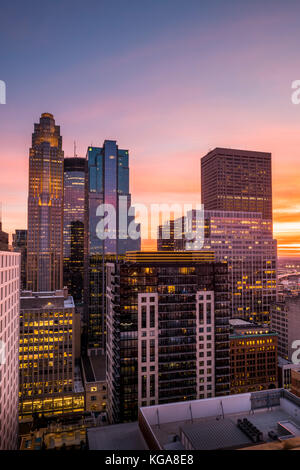 Minneapolis skyline Betrachtet aus der 28. Etage des 365 Nicollet Apartment Gebäude. Stockfoto