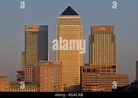 Canary Wharf, London, Großbritannien. HSBC, Nr. 1 Canada Square, Citi und Credit Suisse Bürogebäude alle sichtbar. Stockfoto