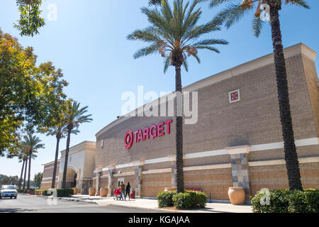 Target Store Visalia Kalifornien. Packwood Creek Shopping Center. Stockfoto