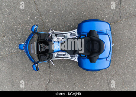 KHABAROWSK, RUSSLAND - 3. Mai 2017: Handmontierte dreirädrige Honda Trake-Motorräder auf ebenem Untergrund in Khabarowsk am 3. Mai 2017 Stockfoto