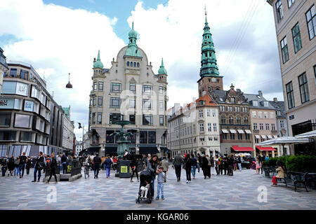 Dänemark, Kopenhagen, street scene in der Dämmerung Stockfoto