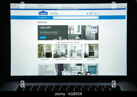 Mailand, Italien - 10. August 2017: Homepage von Lowe. Es ist ein amerikanisches Unternehmen, das eine Kette von Einzelhandelsgeschäften für den Wohnungsbau und Haushaltsgeräte betreibt. Stockfoto