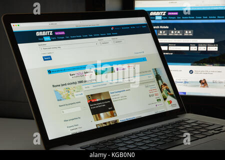 Mailand, Italien - 10. August 2017: Homepage der Orbitz-Website. Es handelt sich um eine Website für Reisepreise und eine Suchmaschine für Reisen. Orbitz-Logo sichtbar. Stockfoto