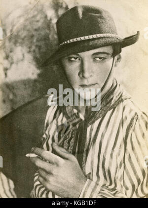 Italienisch-amerikanischer Schauspieler Rudolph Valentino wie Julio im Film die vier Reiter der Apokalypse, 1921 Stockfoto