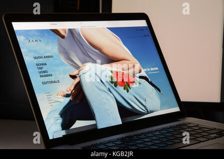 Mailand, Italien - 7. Mai 2017: Homepage der Marke Zara. Es ist ein spanisches Mode-E-Commerce-Geschäft. Stockfoto