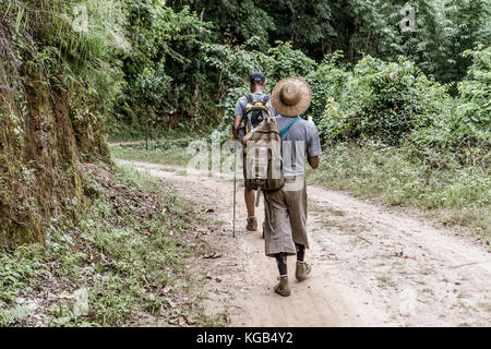 Hsipaw 3-Tageswanderung zum Shan Dörfer - Wandern Stockfoto