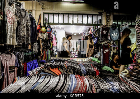 Bangkok, Thailand - Khaosan Road - Ansicht von innen ein Store Stockfoto