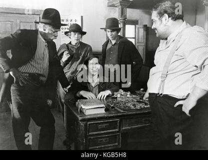 Amerikanische Schauspieler Lee Marvin und Ron Howard im Film die Spikes Schleifring, 1974 Stockfoto