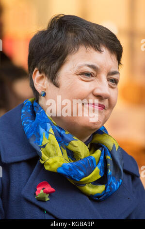 Stellvertretender Bürgermeister von London für Transport Val Shawcross an der Oxford Street, London, da Pläne zur Fußgängerzone des westlichen Teils des beliebten Einkaufsviertels enthüllt wurden. Stockfoto