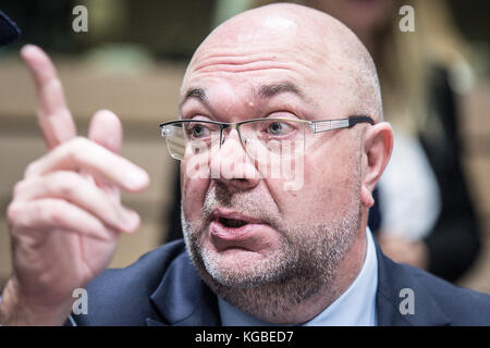 Brüssel, Bxl, Belgien. 6 Nov, 2017. französischen Landwirtschaftsminister Stephane travert vor der Landwirtschaft und Fischerei zuständigen Minister Konferenz zur nachhaltigen Nutzung von Pestiziden auf Europäischer Rat in Brüssel, Belgien am 06.11.2017 von wiktor dabkowski Credit: wiktor dabkowski/zuma Draht/alamy leben Nachrichten Stockfoto