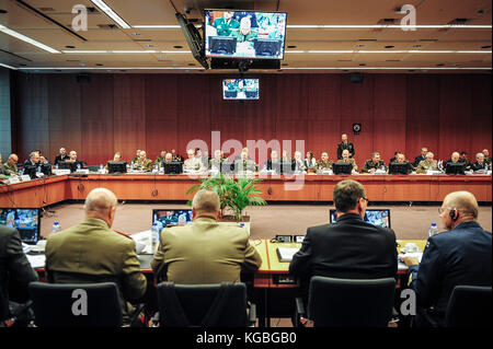 Brüssel, Bxl, Belgien. 6 Nov, 2017. allgemeine Ansicht vor dem Treffen der EU-Chefs der Verteidigungsminister an der Tagung des Europäischen Rates in Brüssel, Belgien am 06.11.2017 von wiktor dabkowski Credit: wiktor dabkowski/zuma Draht/alamy leben Nachrichten Stockfoto