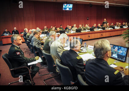 Brüssel, Belgien November 2017. Allgemeine Ansicht vor dem Treffen der Verteidigungsköche der Europäischen Union am Sitz des Europäischen Rates in Brüssel, Belgien am 06.11.2017 von Wiktor Dabkowski | Verwendung weltweit Credit: dpa/Alamy Live News Stockfoto