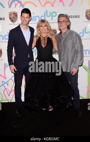 Novak Djokovic, Goldie Hawn, Kurt Russell  bei Ankunft für Goldie's Love in for Kids, Ron Burkle's Green Acres Estate, Beverly Hills, CA 3. November 2017. Foto: Priscilla Grant/Everett Collection Stockfoto