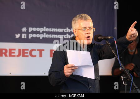 Jolyon Maugham QC, Direktor des Gutes Projekt, spricht auf eine anti-Brexit Rallye in Parliament Square, Westminster. Stockfoto