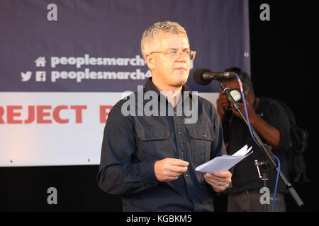 Jolyon Maugham QC, Direktor des Gutes Projekt, spricht auf eine anti-Brexit Rallye in Parliament Square, Westminster. Stockfoto