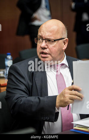 Brüssel, Bxl, Belgien November 2017. Amtierender deutscher Bundesfinanzminister Peter Altmaier zu Beginn der Eurogruppe treffen sich die Finanzminister der einheitlichen Währung DER EUROZONE am 06.11.2017 am EU-Hauptsitz in Brüssel, Belgien, von Wiktor Dabkowski Credit: Wiktor Dabkowski/ZUMA Wire/Alamy Live News Stockfoto