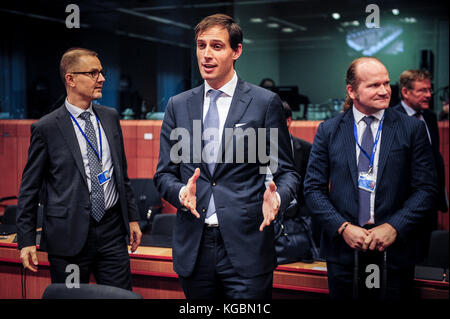 Brüssel, Belgien November 2017. Niederländische Finanzministerin Wopke Hoekstra zu Beginn der Eurogruppe treffen sich die Finanzminister der einheitlichen Währung DER EUROZONE am 06.11.2017 am EU-Hauptsitz in Brüssel, Belgien von Wiktor Dabkowski | Nutzung weltweit Credit: dpa/Alamy Live News Stockfoto