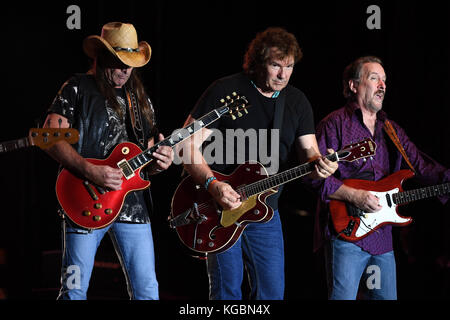 Pembroke Pines, Florida, USA. November 2017. Outlaws of the Outlaws auf dem Rockfest 80's Konzert am 5. November 2017 im CB Smith Park in Penbroke Pines, Florida. Personen: Outlaws Transmission Ref: FLXX Credit: HoO Me.Com/Media Punch/Alamy Live News Stockfoto