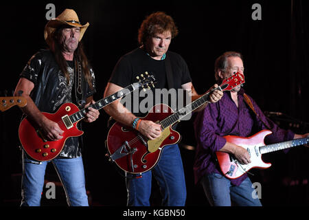 Pembroke Pines, Florida, USA. November 2017. Outlaws of the Outlaws auf dem Rockfest 80's Konzert am 5. November 2017 im CB Smith Park in Penbroke Pines, Florida. Personen: Outlaws Transmission Ref: FLXX Credit: HoO Me.Com/Media Punch/Alamy Live News Stockfoto